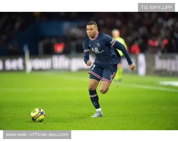 法甲俱乐部联合举办社区活动，足球教室覆盖全国青少年